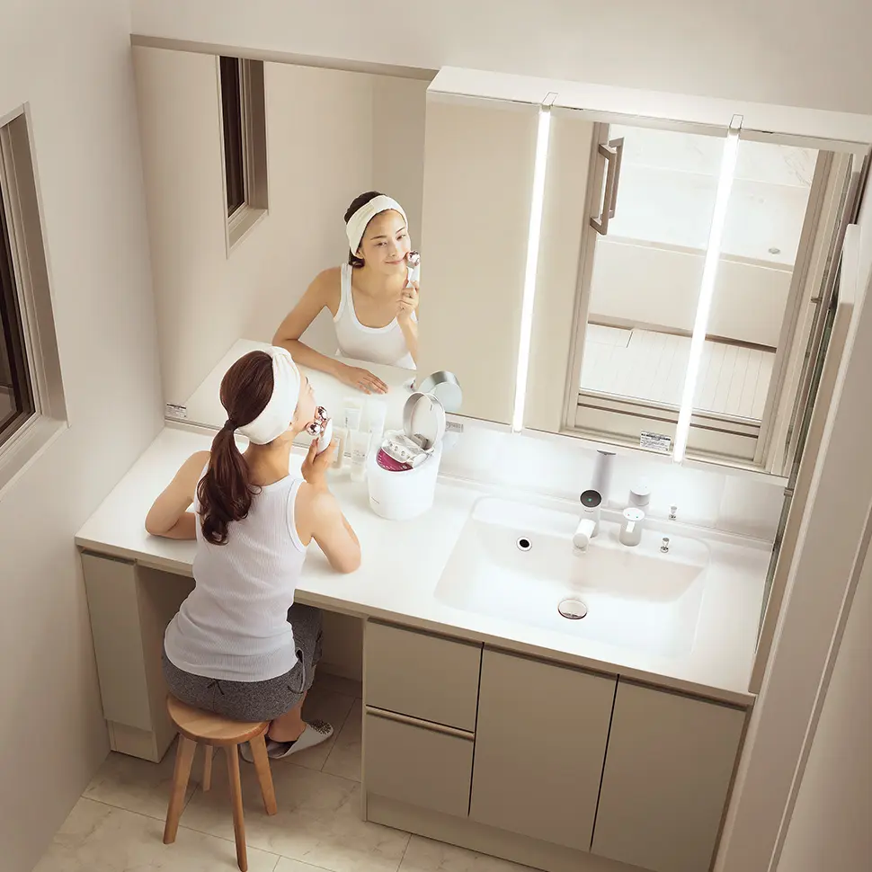 Panasonic「シーライン」座ってスキンケア